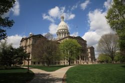 Il Campidoglio di Lansing, Michigan (USA). Situato all'incrocio fra i viali Capital e Michigan, questo edificio è stato riconsociuto come National Historic Landmark.
