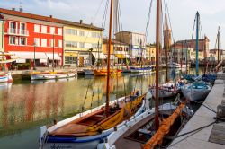 Il canale Fosso Venarella o Porto Canale di Leonardo a Cesenatico sulla Riviera Romagnola, costa adriatica - © Stanislava Karagyozova / Shutterstock.com