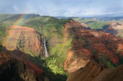 Il canyon della Waimea Valley sull'isola di Oahu nell'arcipelago delle Hawaii