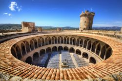 Il castello Bellver a Palma di Maiorca, isole ...