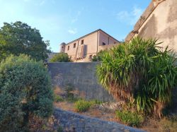 Il castello che domina il borgo di Finalborgo, Liguria