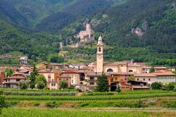 Il Castello di Avio e la frazione di Sabbionara in Trentino