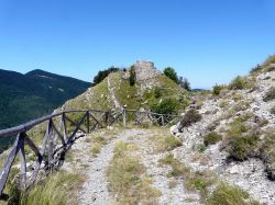 Il Castello di Carrega Ligure in Piemonte - © Davide Papalini, CC BY-SA 3.0, Wikipedia