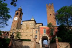 Il Castello di Castelnuovo Fogliani una delle frazioni di Alseno, Emilia-Romagna - © Alessandro Vecchi -  CC BY-SA 4.0, Wikipedia