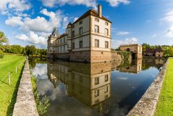 Il castello di Cormatin nella Borgogna, Sud dellaFrancia. Questo splendido monumento cittadino è uno dei più bei castelli di Francia. Si trova in un vasto parco di dodici ettari ...