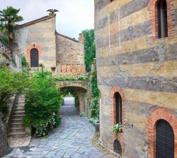 Il Castello di Gropparello è l'attrazione piu importante della città, meta ideale per le famiglie con bambini - © Mi.Ti. / Shutterstock.com