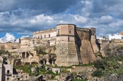 Il Castello di Massafra a Taranto, Puglia - Edificato in località Lo Pizzo nel centro storico di Massafra, il castello si affaccia sulla gravina San Marco. La sua architettura lo vuole ...