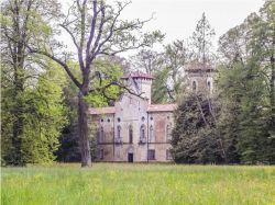 Il Castello di Miradolo nei dintorni di Pinerolo in Piemonte