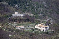 Il Castello di Montella e il Convento della località della Provincia di Avelino in Campania