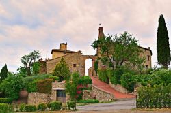 Il castello di Tignano nei pressi di Barberino Val d'Elsa, provincia di Firenze, Toscana. Le sue origini risalirebbero all'anno Mille.


