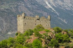 Il Castello di Ussel che domina l'abitato di Chatillon in Valle d'Aosta