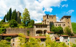  Il Castello di Verrucola a Fivizzano, piccolo borgo della Toscana in Lunigiana