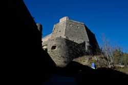 Il Castello medievale di Gavi in Piemonte - © Paolo Bona / Shutterstock.com