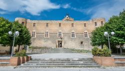 Il Castello Piccolomini a Capestrano in provincia de L'Aquila in Abruzzo