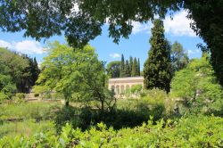 Il celebre giardino botanico di Montpellier (Francia), il più vecchio del paese. Fondato nel 1593 è il precursore del Jardin des Plantes di Parigi istituito nel 1626. Ospita oltre ...