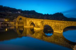 Il celebre Ponte del Diavolo a Borgo Mozzano, protagonista della Halloween Celebration a fine ottobre