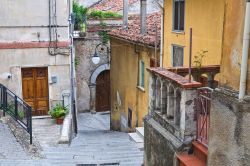 il centro storico del borgo di Moliterno in Basilicata - © Mi.Ti. / Shutterstock.com