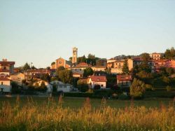 Il centro del comune di Grandate, fotografato al tramonto