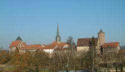 Il centro di Schlitz in Assia, Germania - Una bella immagine panoramica di questa cittadina situata 130 chilometri a nord-est di Francoforte sul Meno. Da notare la particolare torre campanaria ...