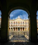 Il centro di Vitoria Gasteiz visto attraverso i portici, Spagna - © Ververidis Vasilis / Shutterstock.com