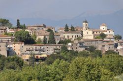 Il centro storico di Pico nel Lazio, provincia di Frosinone. Il paese conserva ancora l'aspetto dell'antico centro medievale con resti di mura e torri.

