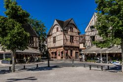 Il centro storico di Provins con le tradizionali case a graticcio, dipartimento Seine et Marne, Francia - © Kiev.Victor / Shutterstock.com