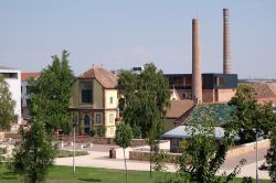 Il centro Zsolnay a Pécs, Ungheria. Questa storica e prestigiosa azienda industriale di Pécs produce porcellane, piastrelle e ceramiche. Oggi nella fabbrica ha sede un museo che ...