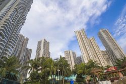 Il Century Garden residence a Johor Bahru, Malesia: è un moderno residence disegnato da una ditta cinese - © Shahrin Md Ayob / Shutterstock.com