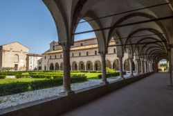 Il chiostro di San Benedetto fa parte del complesso della abbazia di Polirone Lombardia - © Claudio Giovanni Colombo / Shutterstock.com