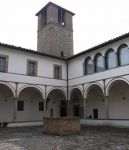 Il Chiostro di San Francesco, sede del complesso museale in centro a Montone  - © Polidor2 - Pubblico dominio - Wikipedia 