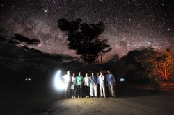 Il cielo notturno della Valle dell'Omo River in Etiopia. Situata nel sud ovest del paese, questa valle è attraversata dal fiume Omo lungo circa 1000 km.
