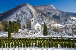 Il cimitero di Kamnik in inverno
