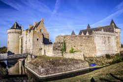 Il complesso del Castello di Suscinio, una fortezza medievale della Bretagna, vicino a Sarzeau in Francia