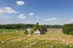 Il complesso megalitico di Carnac in Bretagna, famosa nel mondo per l'allineamento di oltre 3.000 grandi pietre.