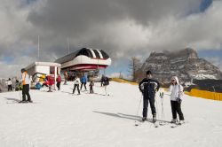 Il comprensorio sci di Zoldo Alto, provincia di Belluno, si trova nelle Dolomiti del Veneto. Tra il massiccio del Pelmo e del Civetta, Zoldo Alto è una delle principali porte d'accesso ...