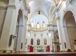 Il coro della Chiesa di Santa Maria delle Grazie a Galatina, Puglia. L'interno, a tre navate, ospita lateralmente sei altari di epoca settecentesca - © Alvaro German Vilela / Shutterstock.com ...