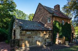 Il cottage della famiglia Cook nei Fitzroy Gardens di Melbourne, Australia - © Alizada Studios / Shutterstock.com