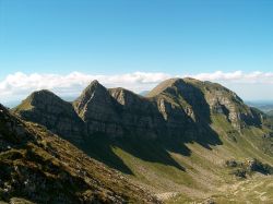 Il Crinale del Monte Giovo visto dal monte Rondinaio, siamo nell'Appennino modenese, non lontano da Sant'Annapelago - © Innocenti.rob, Wikipedia