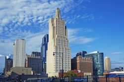 Il distretto finanziario nel centro di Kansas City, Missouri, al tramonto.

