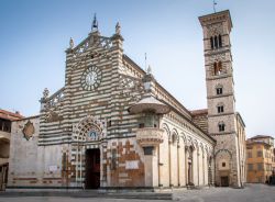Il Duomo di Prato in Toscana, con il particolare pulpito all'esterno della Cattedrale