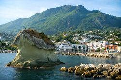 Il famoso Fungo di Lacco Ameno, costa nord di ...