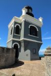Il faro del forte El Morro a San Juan, Porto Rico. Conosciuta anche come castello San Felipe del Morro, questa fortezza del XVI° secolo venne costruita per difendere la baia di San Juan ...