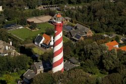 Il faro della città di Burgh Haamstede sull'isola di Schouwen-Duiveland nella provincia di Zeeland, Paesi Bassi.
