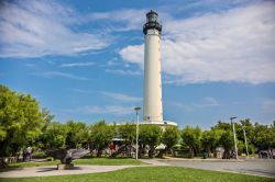 Il faro di Biarritz, Francia: situato sulal falesia di Pointe Saint-Martin, è stato costruito fra il 1830 e il 1834 - © Sun_Shine / Shutterstock.com