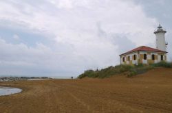 Il faro di Bibione, alto 22 metri, è visibile da 25 km di distanza