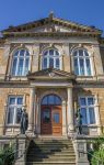 Il Felix-Nussbaum-Haus di Osnabruck, Germania. Dedicato a questo pittore nato in città nel 1904 e scomparso 40 anni più tardi nel campo di concentramento di Auschwitz, ospita alcune ...