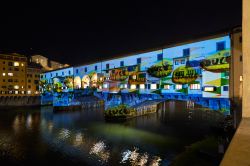 Il Festival delle Luci a Firenze, F-Light, sul Ponte Vecchio, Toscana - © PhotoStock10 / Shutterstock.com