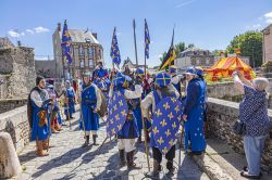 Il festival medievale di Chartres, Francia: l'evento ripropone la vita quotidiana, i mestieri e le attività militari dal 1254 - © Kiev.Victor / Shutterstock.com