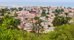 Il fitto agglomerato di case a Luanda, capitale dell'Angola.



