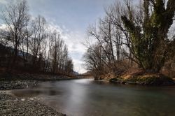 Il fiume Adda in inverno in Valtellina